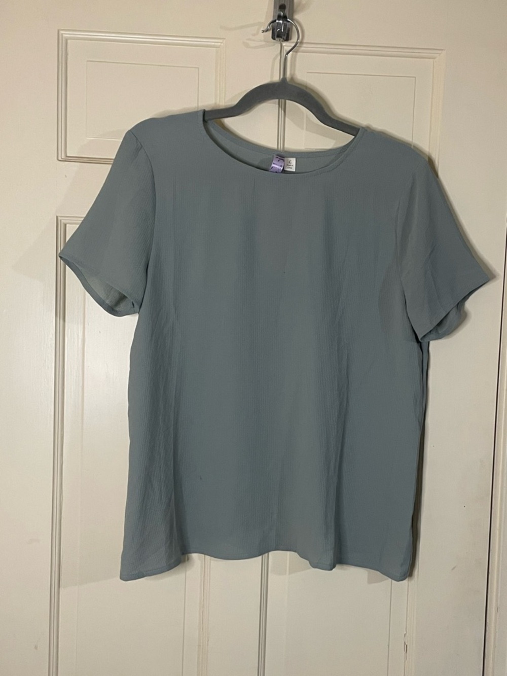 ALYA By Francesca's Blue Short Sleeve  Top Shirt Size Large Scalloped Back NWT